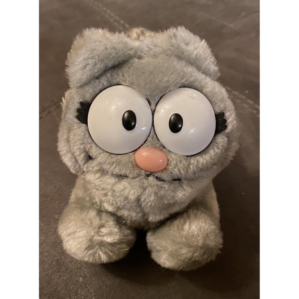 Vintage 1983 Garfield Nermal Laying Down Plush Grey Cat Fun Farm